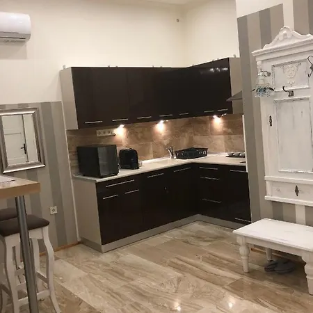 Kalitka Apartman شقة *