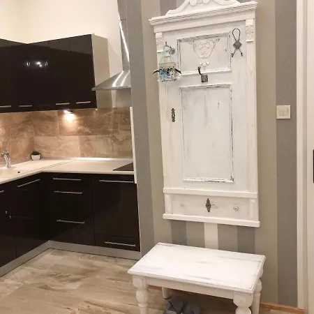 Kalitka Apartman شقة